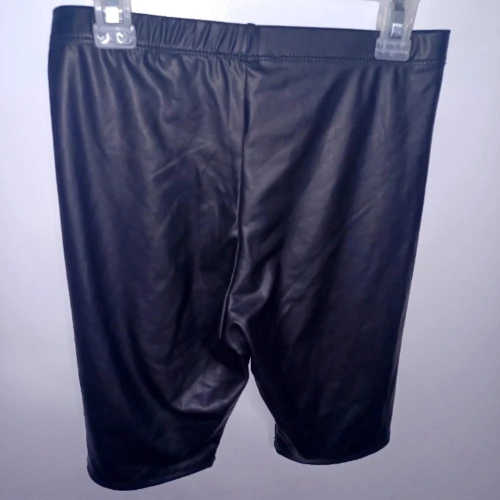 Black Biker Shorts - W Sz Small